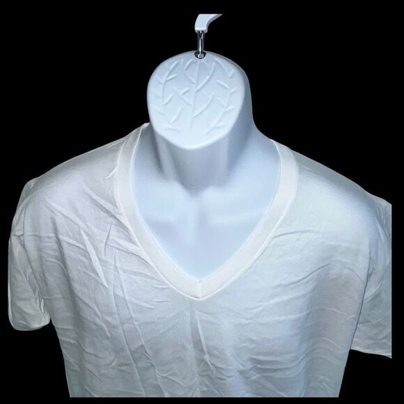 Hanes Men's Tagless Cotton V-Neck Undershirt Size Medium New Without Tags - Picture 4 of 5